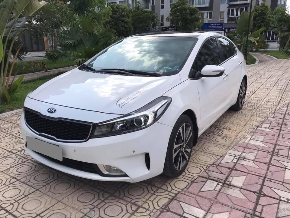 Bán Kia Cerato 2.0 tự động full 2017 Màu Trắng thể thao