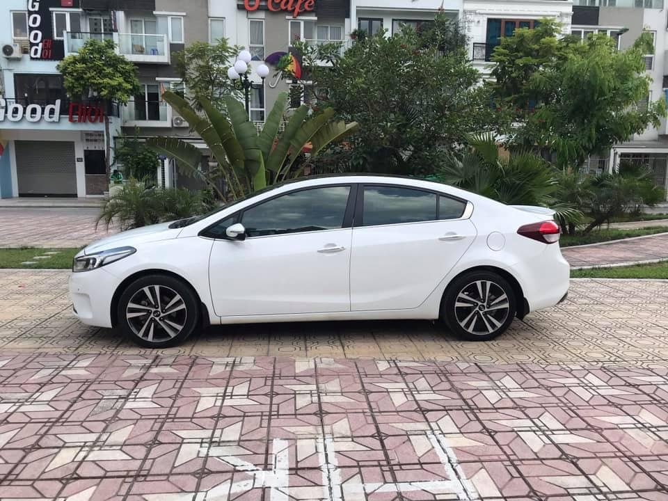 Bán Kia Cerato 2.0 tự động full 2017 Màu Trắng thể thao