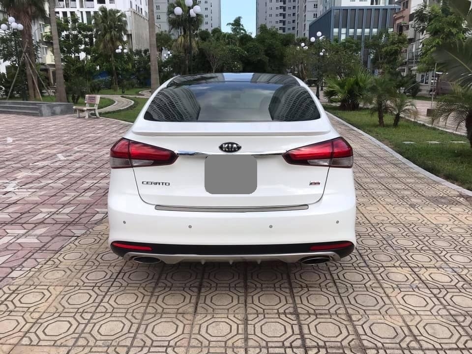 Bán Kia Cerato 2.0 tự động full 2017 Màu Trắng thể thao