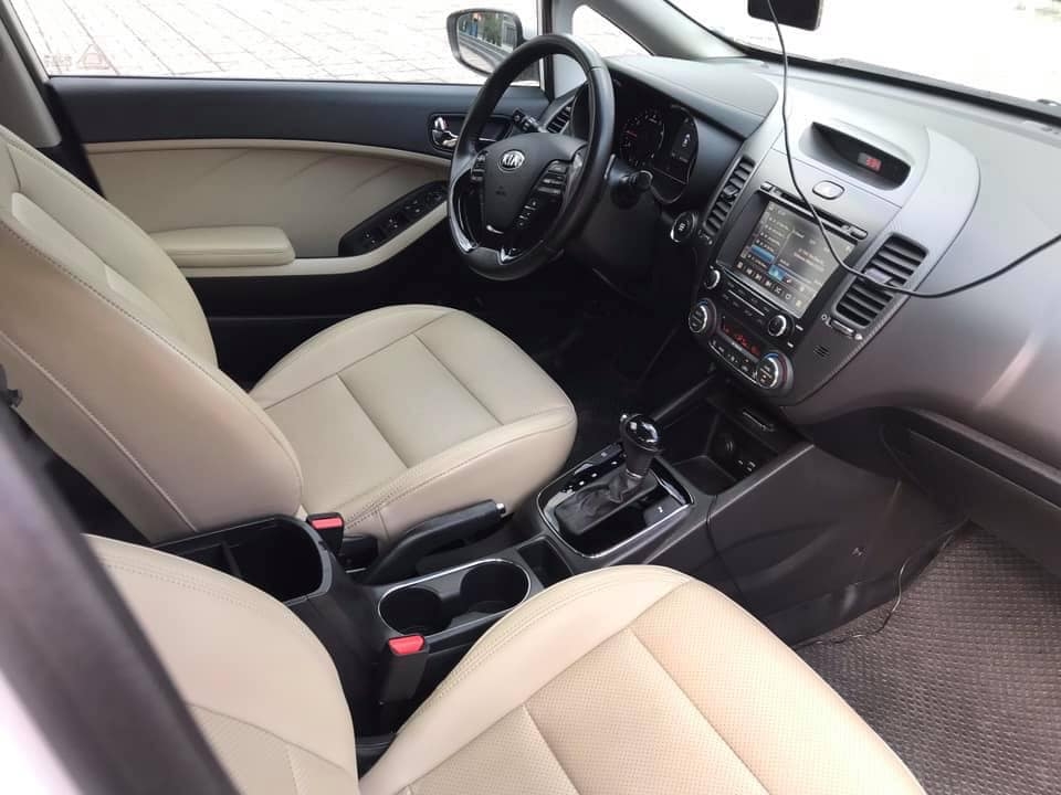 Bán Kia Cerato 2.0 tự động full 2017 Màu Trắng thể thao