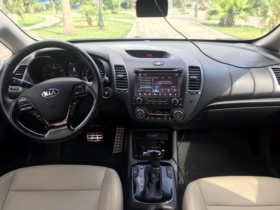 Bán Kia Cerato 2.0 tự động full 2017 Màu Trắng thể thao