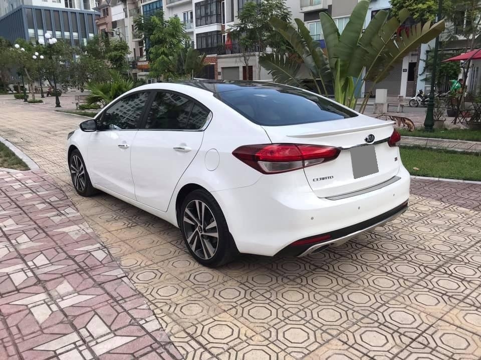 Bán Kia Cerato 2.0 tự động full 2017 Màu Trắng thể thao
