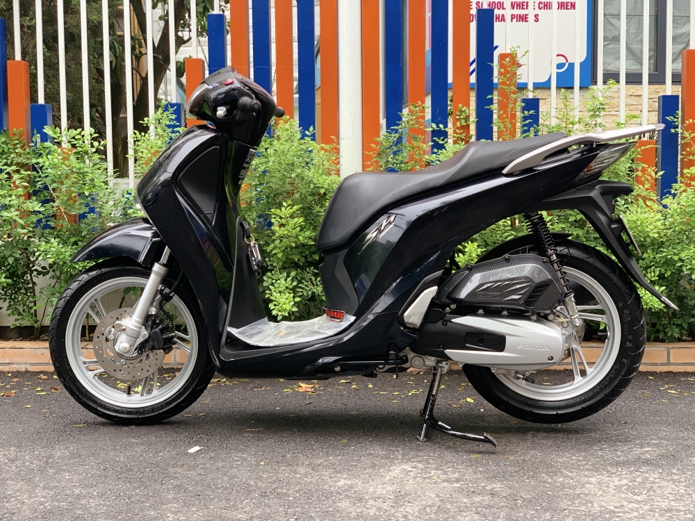 Cần Bán SH Việt 150 ABS cuối 2017 chuẩn 3000km, cực hiếm