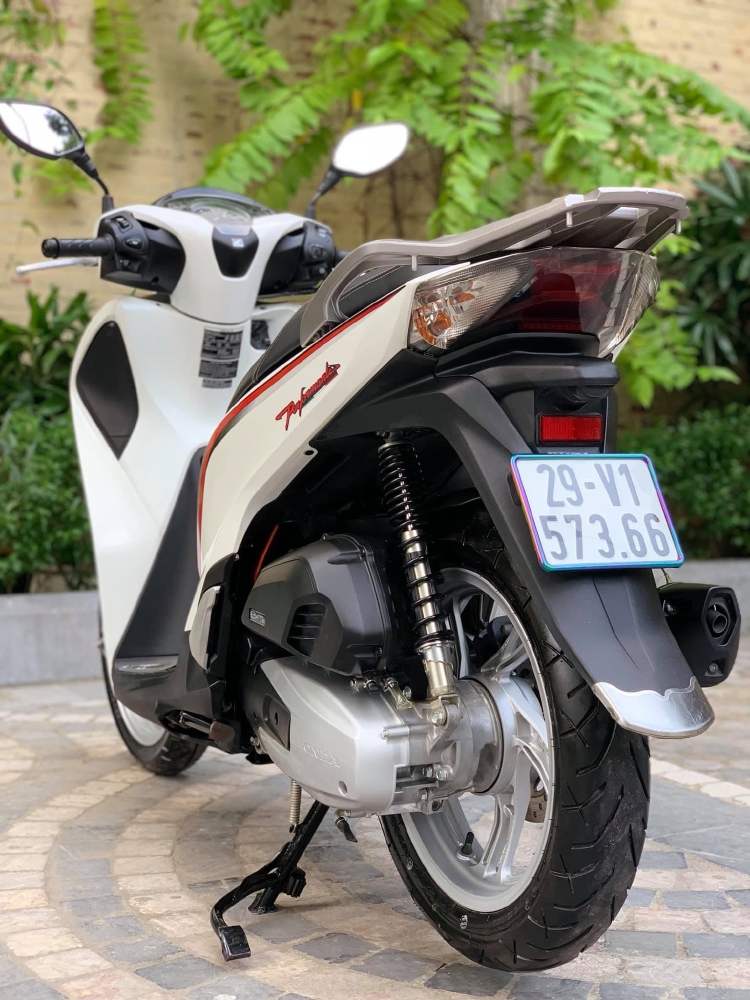 Bán SH Việt 150 ABS cuối 2018 màu trắng dán kín nilon cả xe