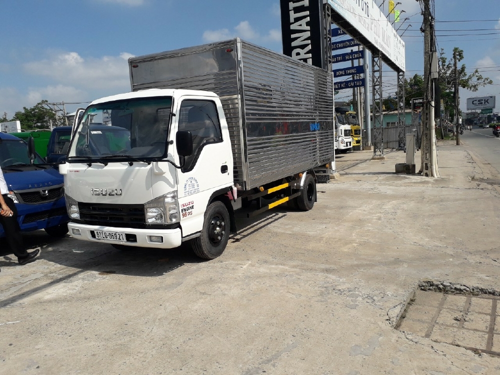 Xe tải 1.9 tấn, Nhãn hiệu Isuzul thùng dài 6m2, Giá tốt cấp đại lý 2019