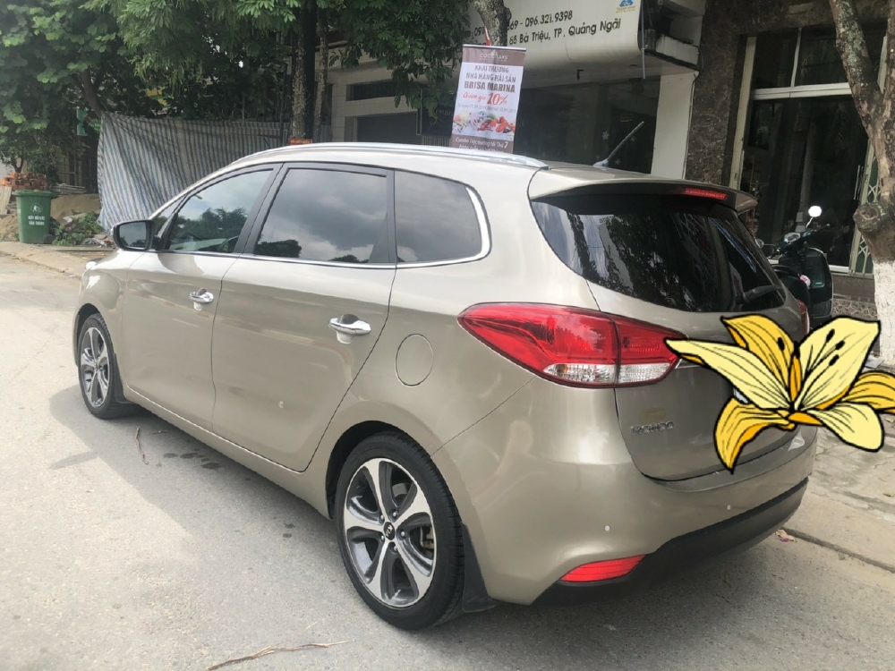 KIA RONDO 2.0AT GAT 2016 MÀU NÂU VÀNG xe cực đẹp
