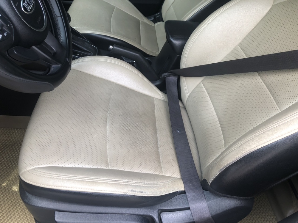 KIA RONDO 2.0AT GAT 2016 MÀU NÂU VÀNG xe cực đẹp