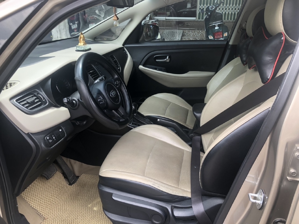 KIA RONDO 2.0AT GAT 2016 MÀU NÂU VÀNG xe cực đẹp