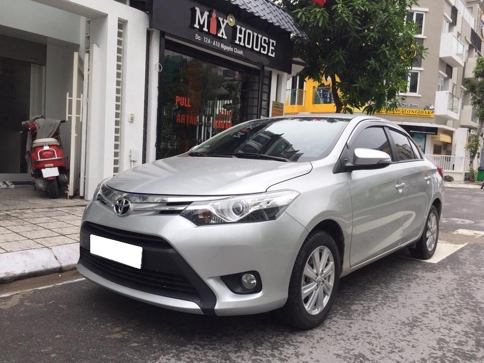 Bán Toyota Vios G 2016 tự động màu Bạc xe đẹp như mới.