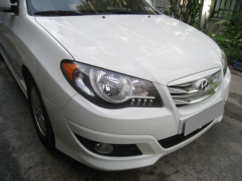 Bán Hyundai Avante 2012 số sàn màu trắng thể thao