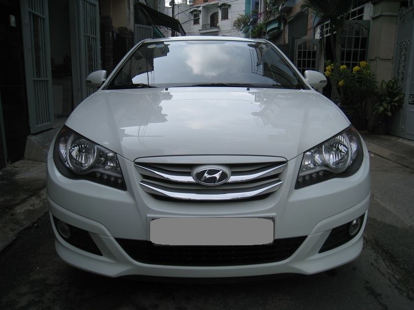 Bán Hyundai Avante 2012 số sàn màu trắng thể thao