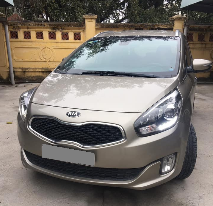 Bán Kia Rondo Vàng 2017 máy dầu tự động xe đi ít.