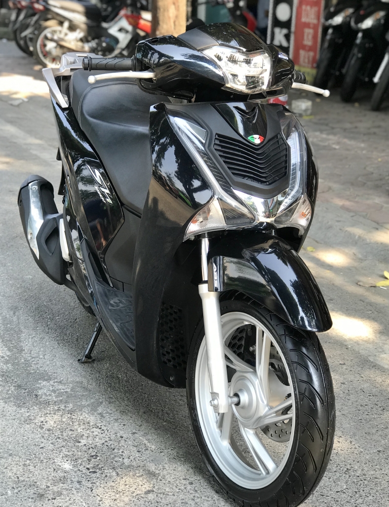 Cần Bán SH Việt 150 ABS 12/2018 màu Đen quá mới
