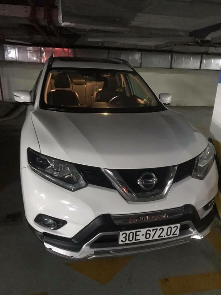 Nissan X-Trail 2016 bản cao cấp trắng, 25000km