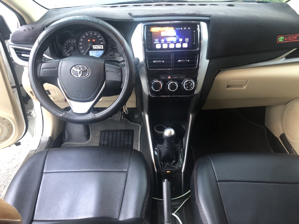 Toyota Vios 1.5MT E SX 2018 Form 2019 màu trắng