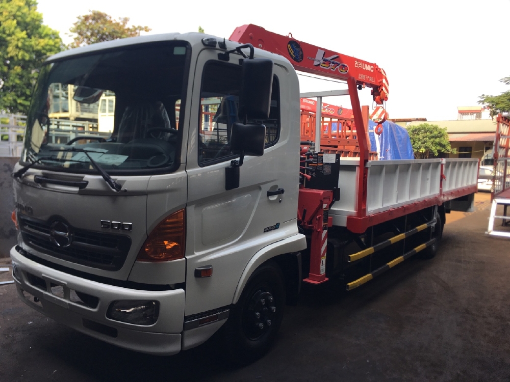xe cẩu tự hành Hino fc 500 gắn cẩu unic 3 tấn 4 đốt