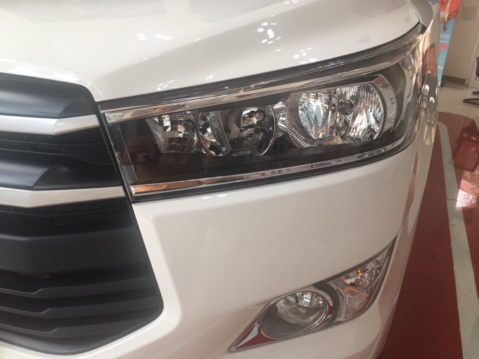 innova 2.0GMAUF TRẮNG SỐ TỰ ĐỘNG GIAO NGAY