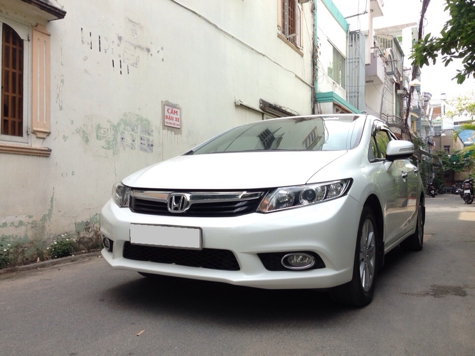 Bán Honda Civic 2.0 tự động 2012 màu Trắng cực kỳ trẻ trung