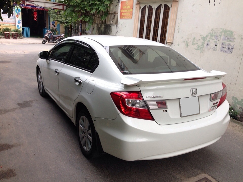 Bán Honda Civic 2.0 tự động 2012 màu Trắng cực kỳ trẻ trung