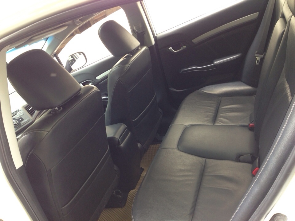 Bán Honda Civic 2.0 tự động 2012 màu Trắng cực kỳ trẻ trung