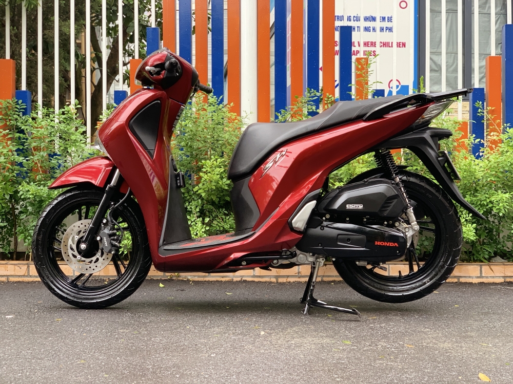Cần bán SH việt 125 CBS cuối 2018 màu đỏ cực mới