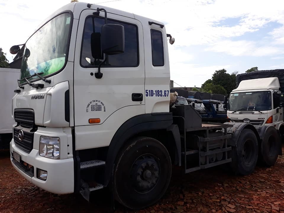 cần bán xe đầu kéo hd700 đời 2016 cty xuất hóa đơn cao giá cạnh tranh