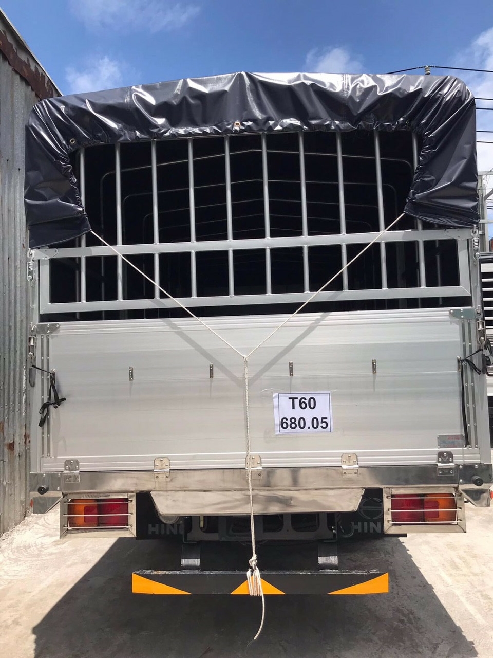 XE TẢI HINO 6,4 TẤN