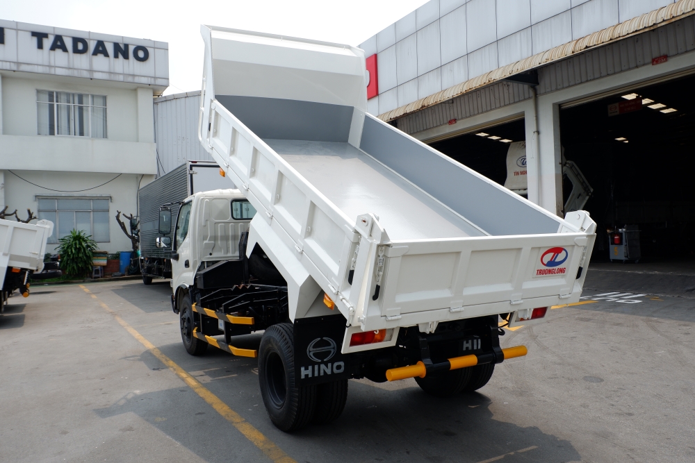 Xe Ben HINO Giá Rẻ,  Vay 80% LS thấp, Thùng 2 Khối 8, Ben nâng Shinmaywa, Tải Hàng 3.490Kg Kèm Nhiều Ưu Đãi