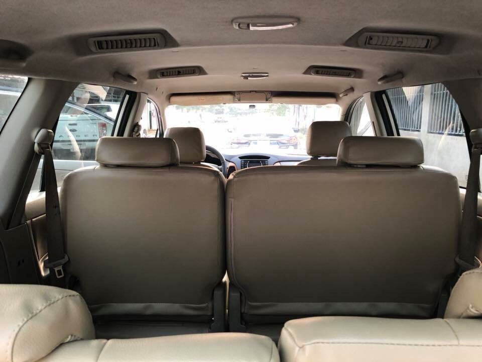 Bán Toyota Innova 2008 số sàn màu Bạc xe đi kỹ rất mới.