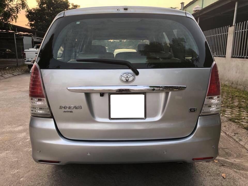 Bán Toyota Innova 2008 số sàn màu Bạc xe đi kỹ rất mới.