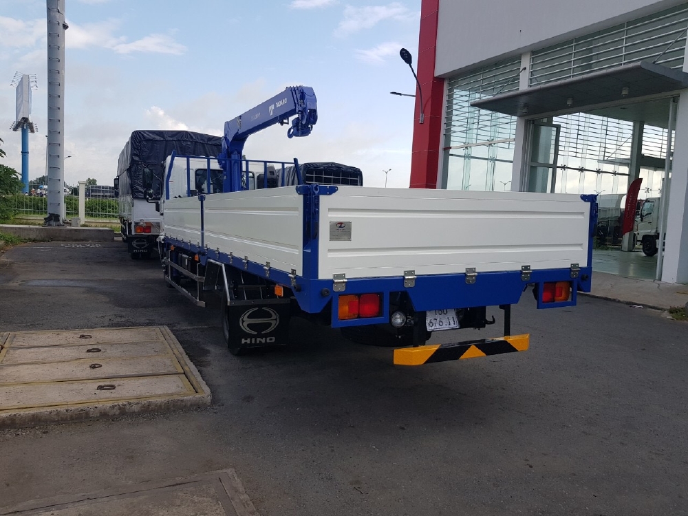 Xe Tải Cẩu HINO gắn cẩu TADANO Nhập Nhật 3 Tấn 4 Khúc Kèm Khuyến Mãi