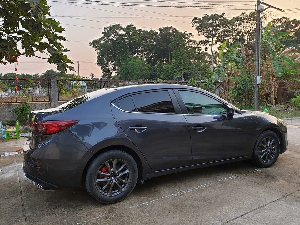 Cần bán xe Mazda3