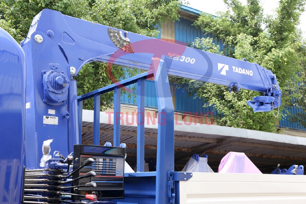 Xe Tải Cẩu HINO gắn cẩu TADANO Nhập Nhật 3 Tấn 4 Khúc Kèm Khuyến Mãi