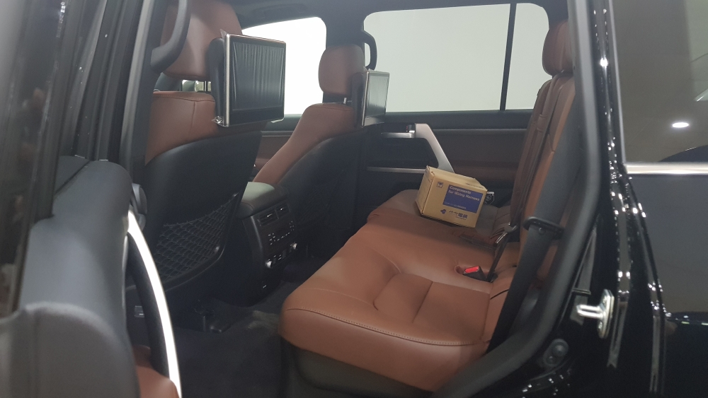 Bán Toyota Land Cruiser 5.7L 2019 bản xuất Mỹ