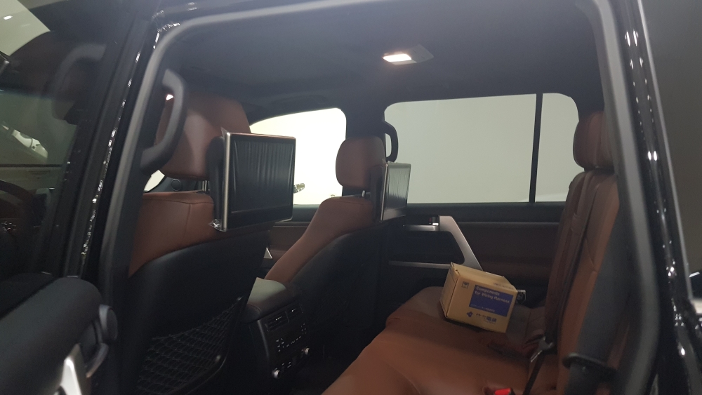 Bán Toyota Land Cruiser 5.7L 2019 bản xuất Mỹ