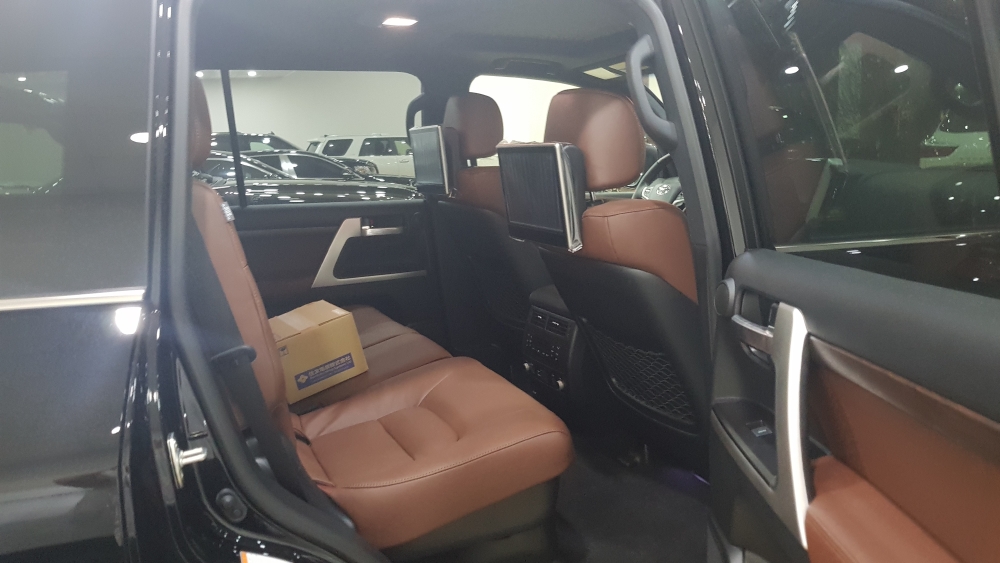 Bán Toyota Land Cruiser 5.7L 2019 bản xuất Mỹ
