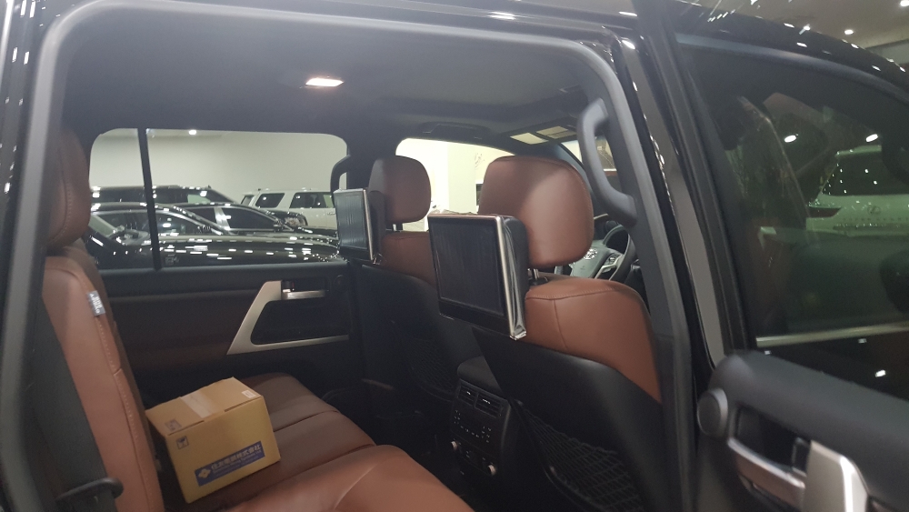 Bán Toyota Land Cruiser 5.7L 2019 bản xuất Mỹ