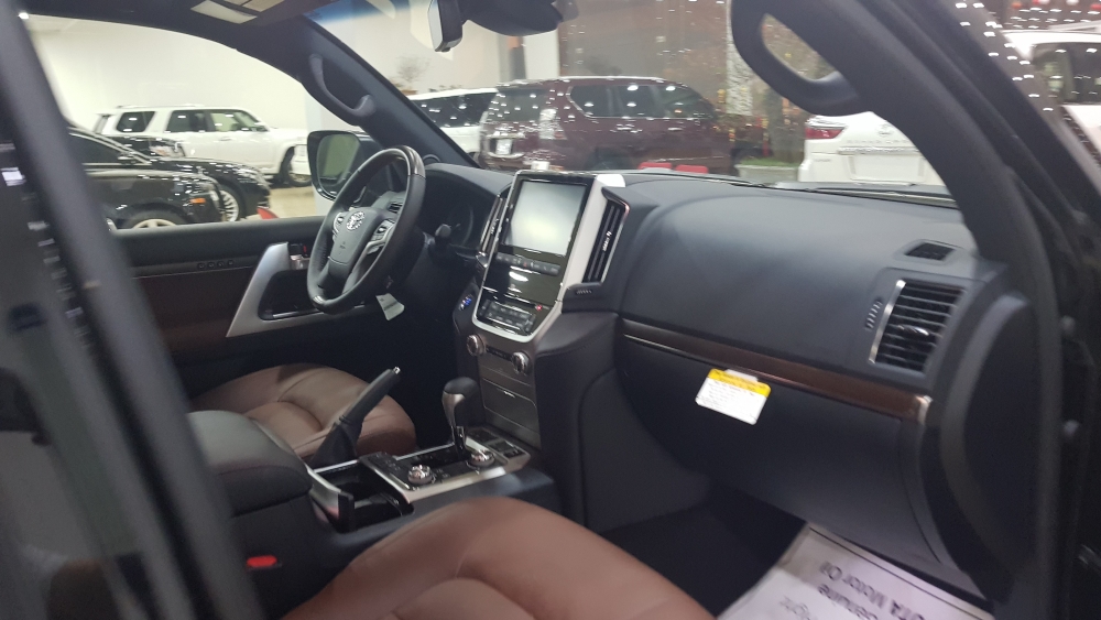 Bán Toyota Land Cruiser 5.7L 2019 bản xuất Mỹ