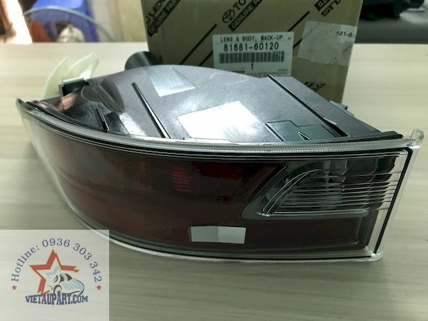 81681-60120 - Đèn cản sau trái GX460
