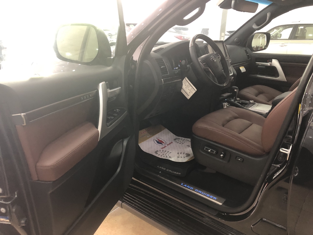 Bán Toyota Land Cruiser 5.7L 2019 bản xuất Mỹ