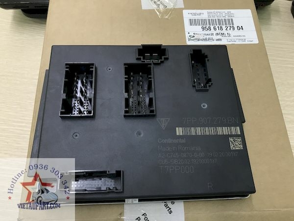 958 618 279 00 - Hộp BCM Porsche