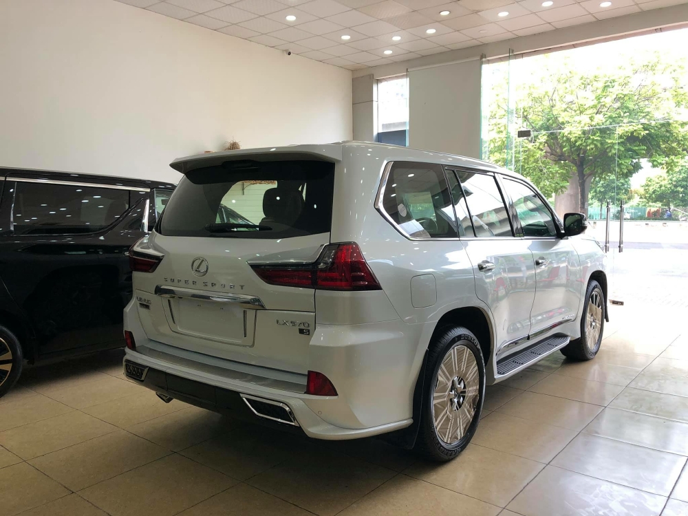 Bán Lexus LX570 Super Sport Autobiography MBS Edition sản xuất 2019, bản 04 chỗ.