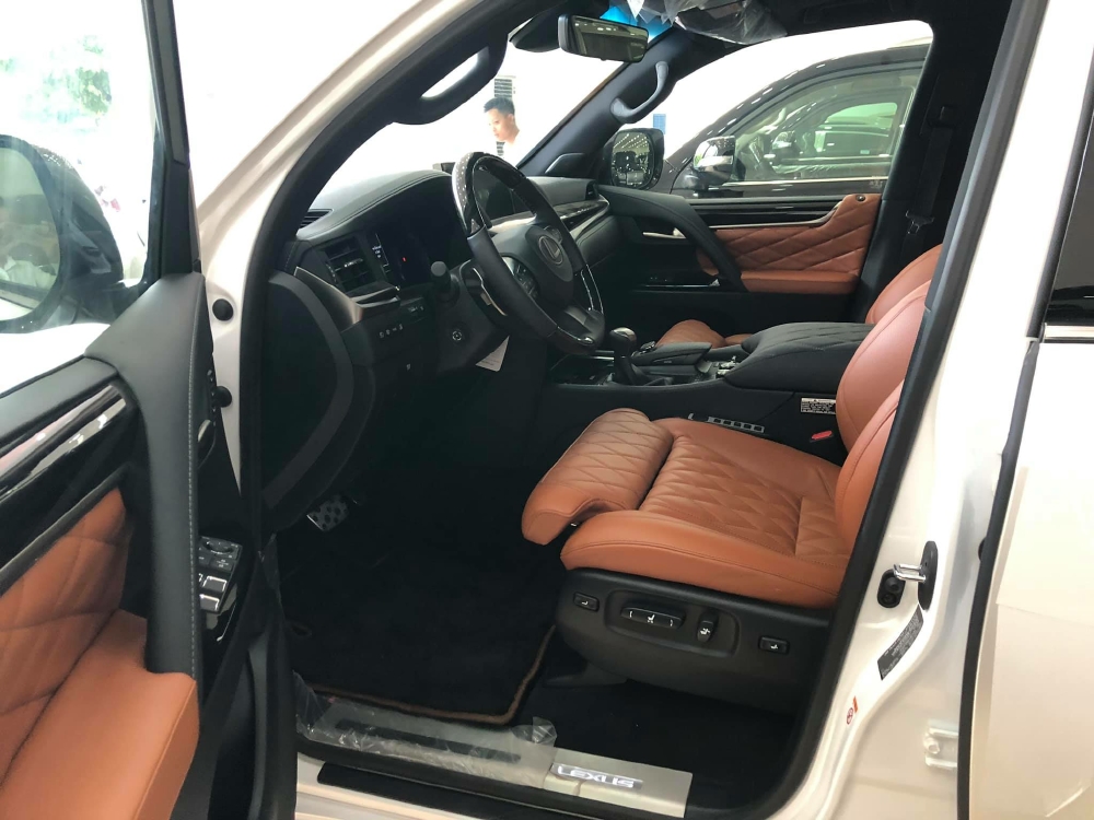 Bán Lexus LX570 Super Sport Autobiography MBS Edition sản xuất 2019, bản 04 chỗ.