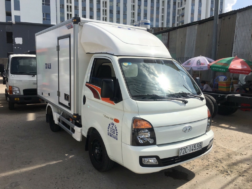 Xe tải Hyundai H150. Thùng đông lạnh Quyền