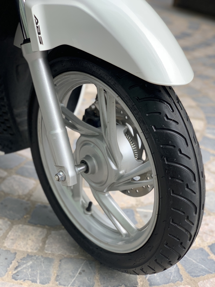 Cần bán SH Việt 150 ABS cuối 2017 màu trắng- Biển Vip
