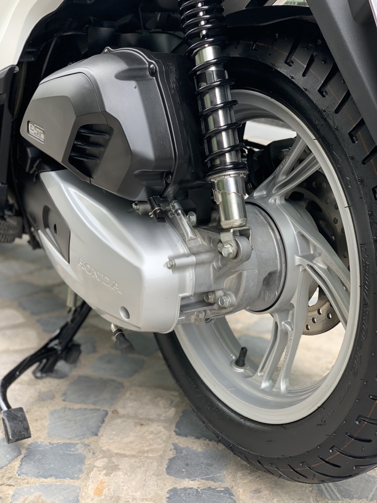 Cần bán SH Việt 150 ABS cuối 2017 màu trắng- Biển Vip