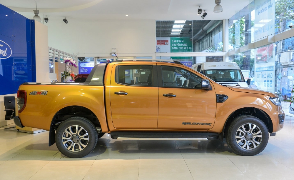	Ford Ranger Wildtrak Bi-Turbo Nhập Thái KM 70 Triệu