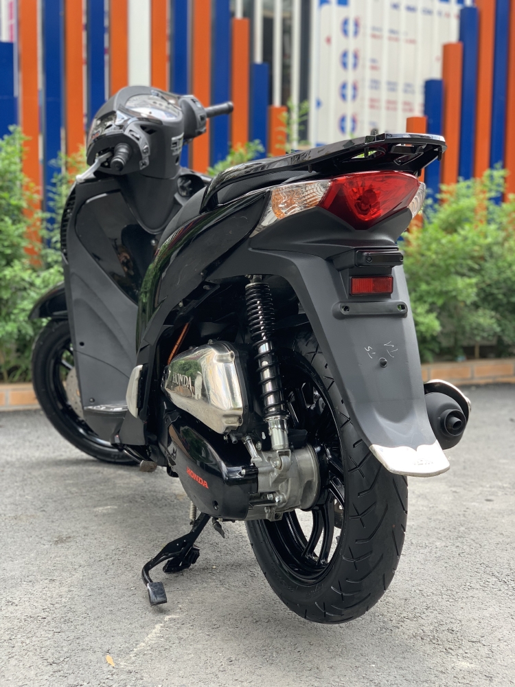 Xe Đủ hồ sơ gốc cầm tay vào tên luôn-SH Việt 150 Full nhập 2016
