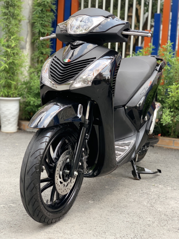 Xe Đủ hồ sơ gốc cầm tay vào tên luôn-SH Việt 150 Full nhập 2016