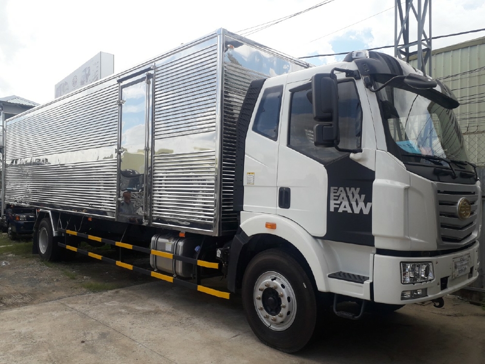 Xe tải 8 tấn thùng dài 6m2 ga cơ máy hyundai nhập khẩu